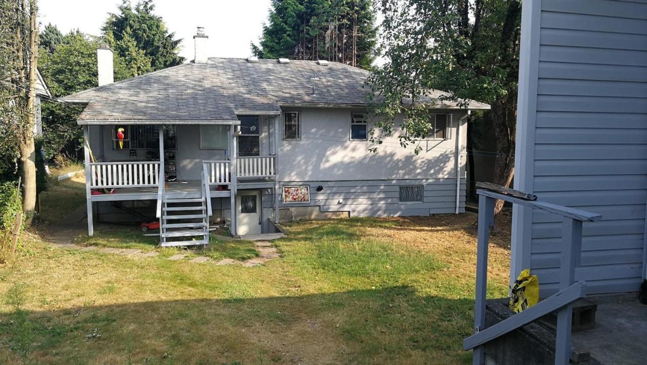 Burnaby East Home Luaran gambar
